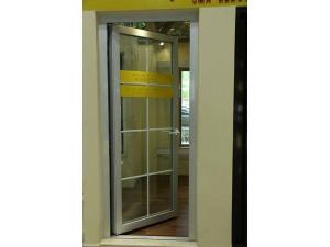  Finestre e Porte a Battente in Alluminio a Taglio Termico 